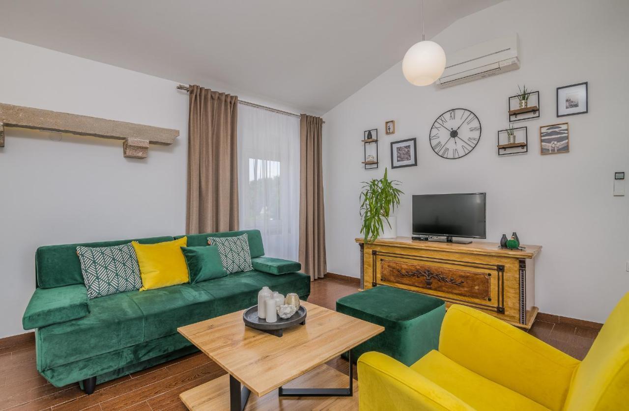 Apartment Marina Malinska Eksteriør bilde