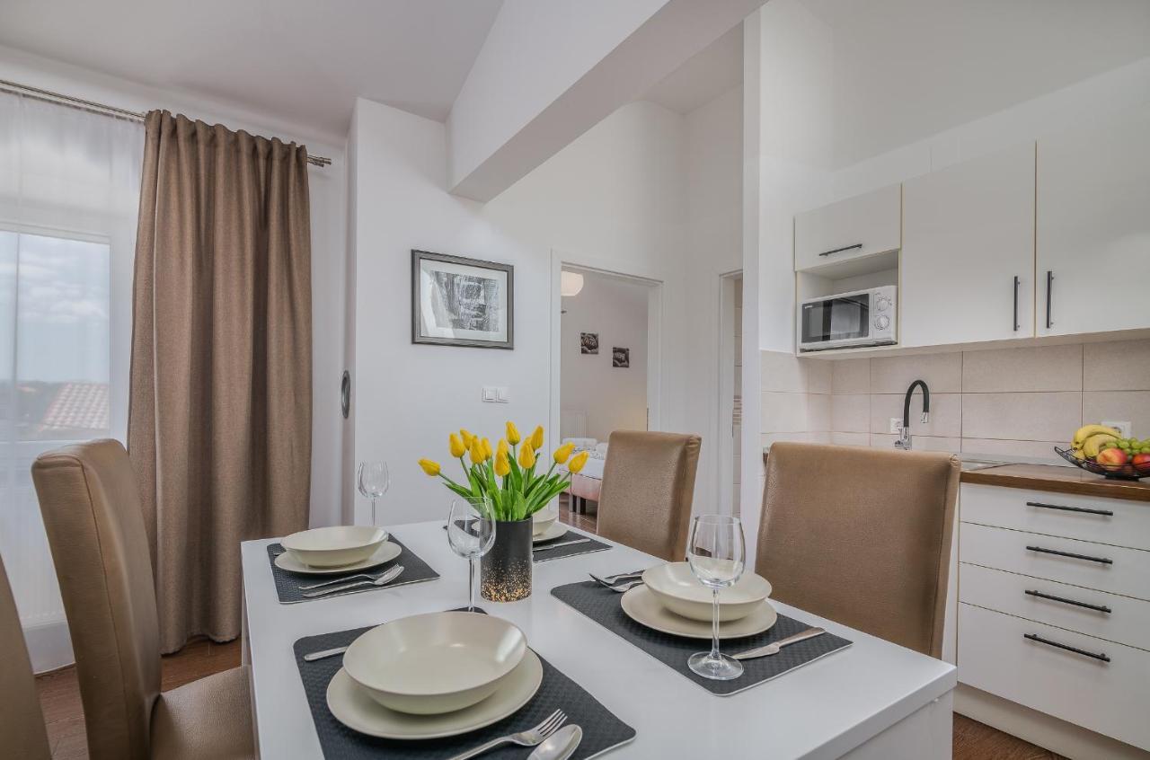 Apartment Marina Malinska Eksteriør bilde