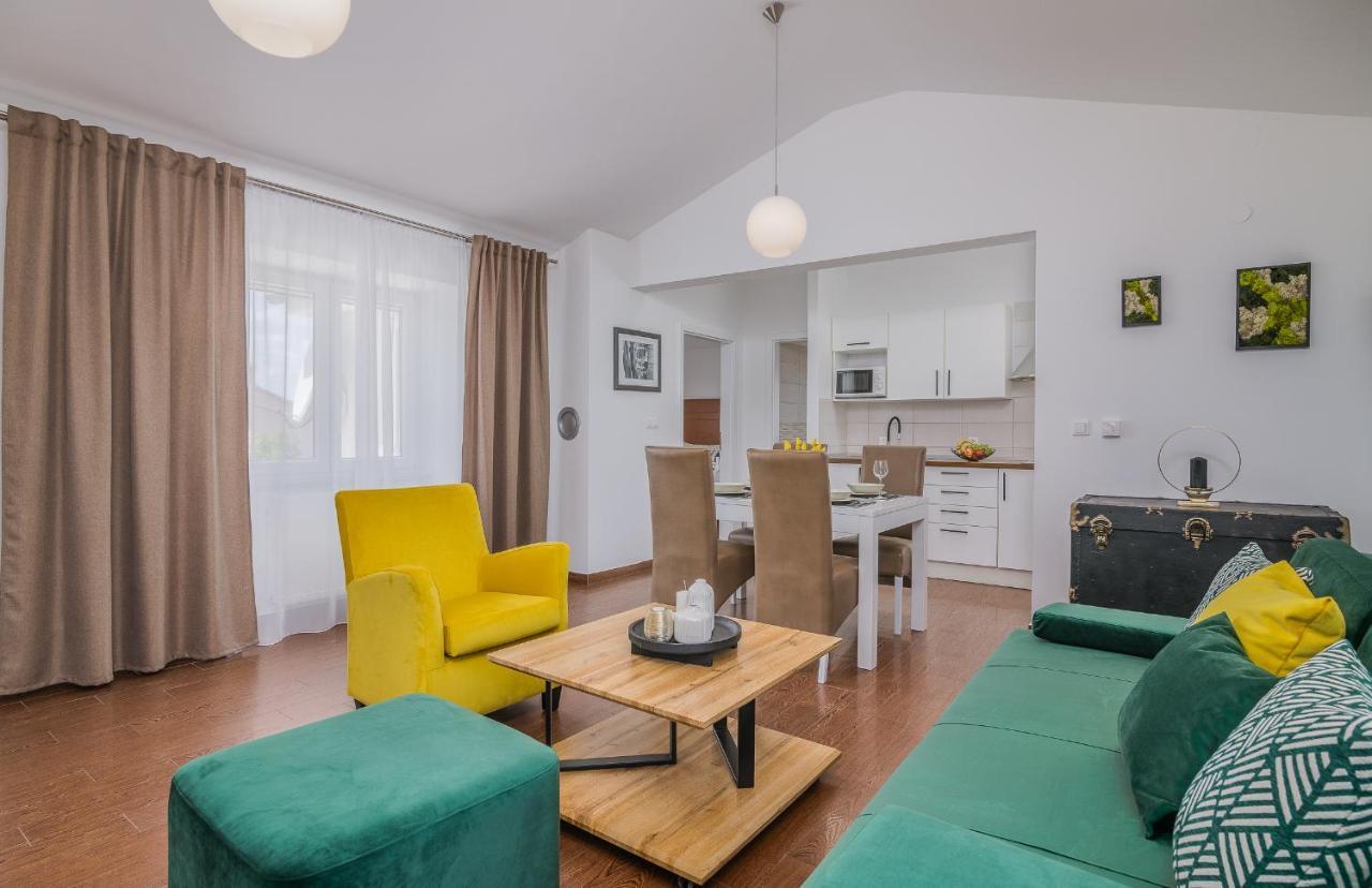 Apartment Marina Malinska Eksteriør bilde